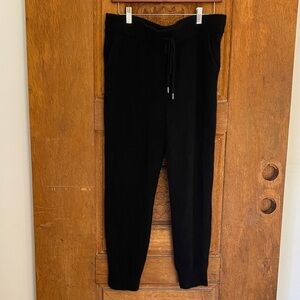 Quince Mongolian cashmere jogger pant Black LARGE drawstring pockets